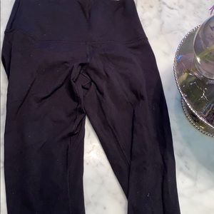 Lululemon black crops size 6
